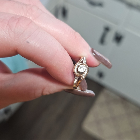 10k white gold two tone engagement ring - Picture 6 of 6